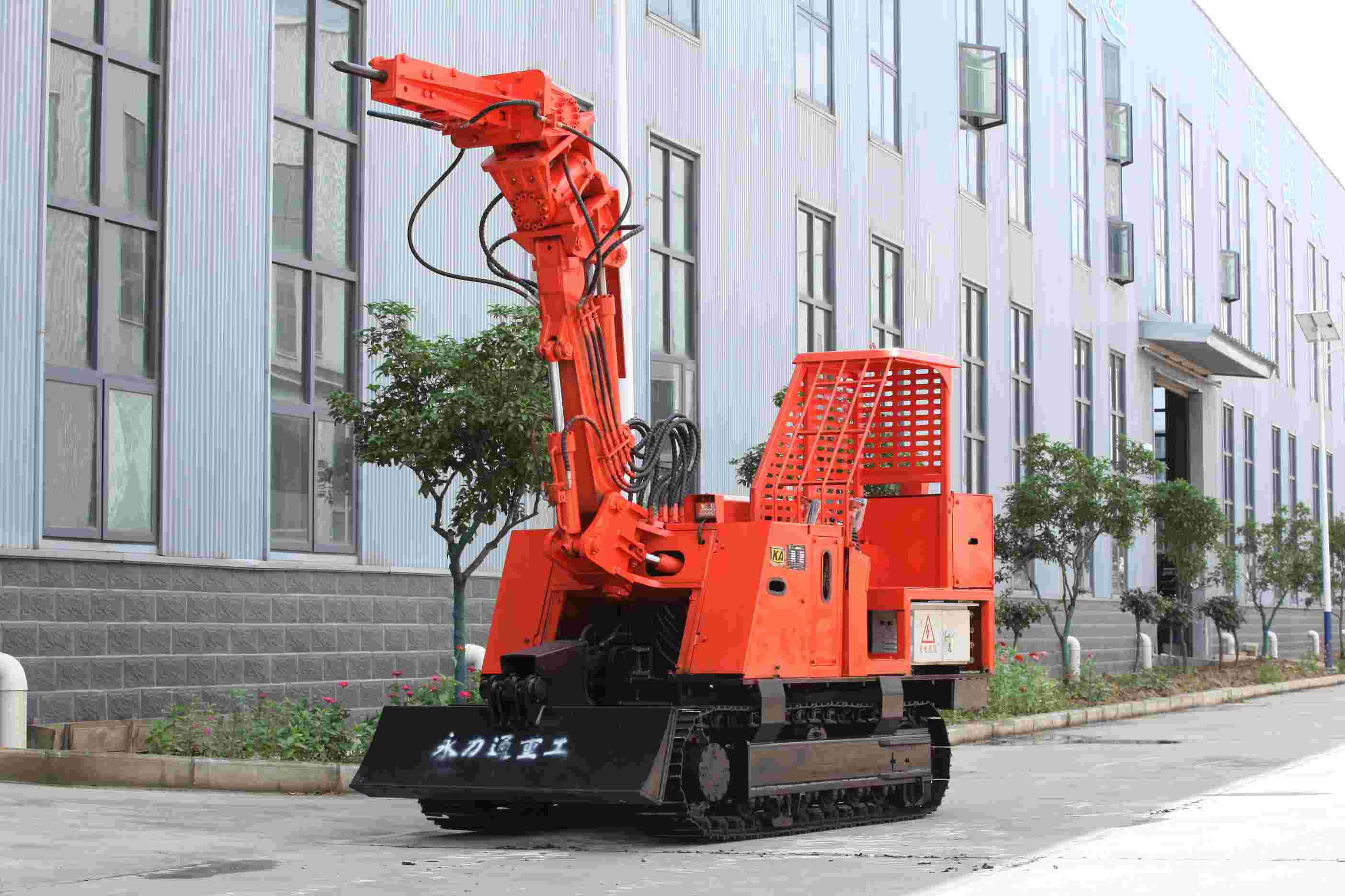 重庆火锅底料×明星潮牌联名款首发，潮流包装新品，麻辣风味新体验