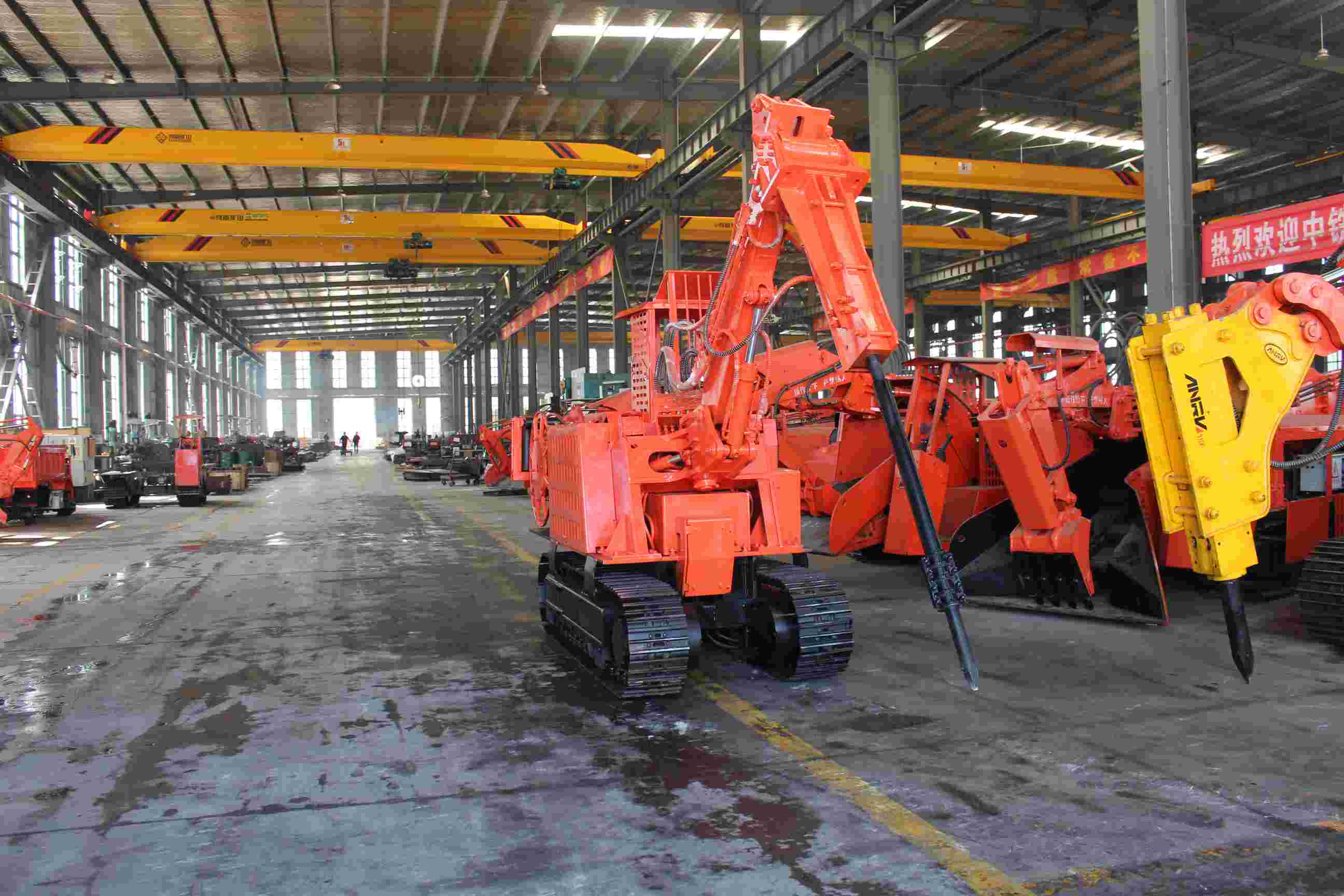 女掌门人的革新，探访一家由年轻人接手的百年老字号工厂