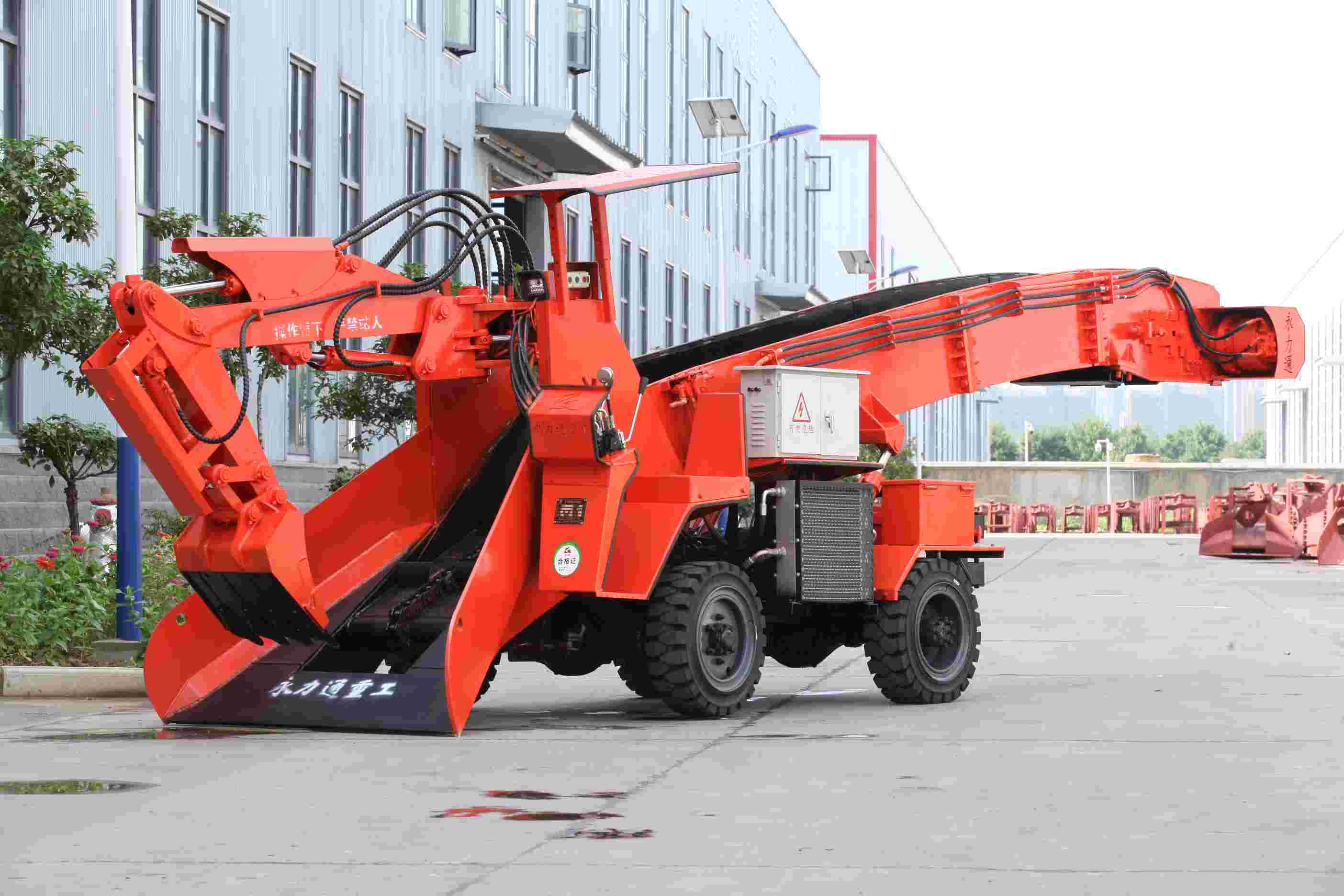 灌腊肠里的川渝温情，家人一起灌腊肠，是春节最温暖的民俗记忆